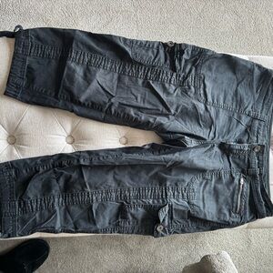 St. John's Bay Black Capris